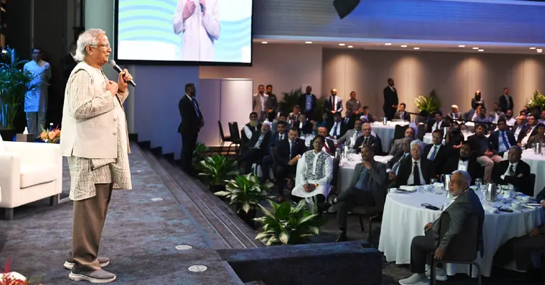 এনআরবি কানেক্ট ডে তে বক্তব্য রাখছেন প্রধান উপদেষ্টা